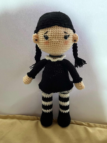 Amigurumi Wednesday Merlina Muñeca Tejida A Mano