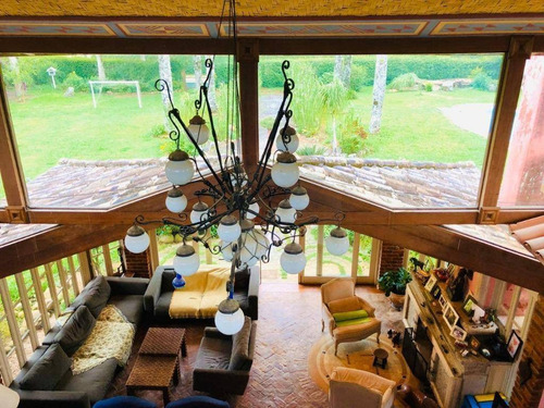 Casa Com 3 Dormitórios À Venda, 350 M² Por R$ 1.800.000,00 - Albuquerque - Teresópolis/rj - Ca0256