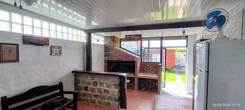 Muy Buena Casa Con Amplias Comodidades Y Construcción Ideal Para Vivienda Permanente Totalmente Equipada