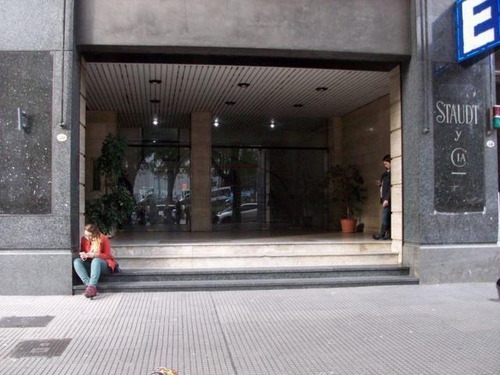 Cochera | Irigoyen, Bernardo De Al 300
