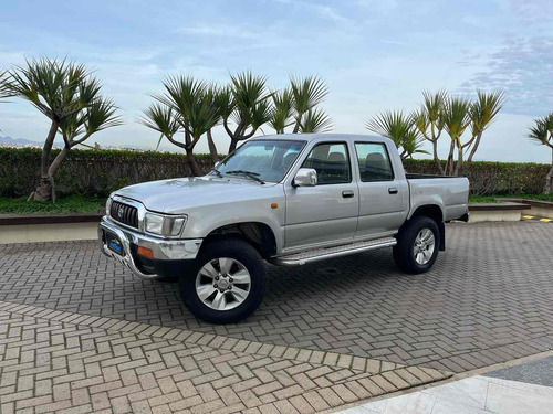 Toyota Hilux 3.0 SRV 4X2 CD 8V DIESEL 4P MANUAL