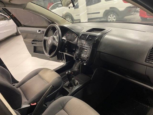 Volkswagen Polo 1.6 Mi 8v Flex 4p Manual