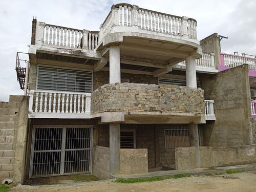 Casa En Venta En Urb. Terrazas De Mata Linda