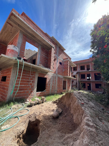 Venta Duplex En Mar Del Tuyu, Venta En Pozo, Excelente Ubicacion!!, Av. 79 Nro. 141, La Costa