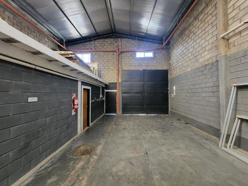 Imagen 9 de 14 de Galpón Industrial 300 M² Cub - Baños - Vestuario Y Oficina - Ideal Inversor - San Justo