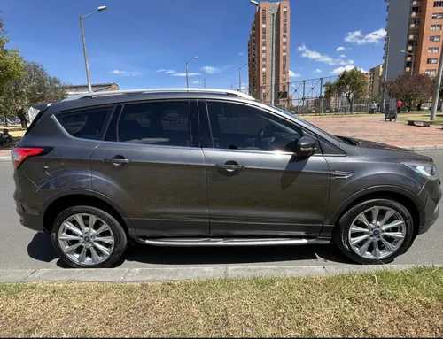 Ford Escape 2.0 Titanium