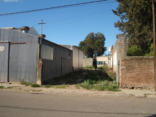 Imagen 13 de 16 de Galpon Sobre Terreno Centrico Mejoras Para Vivienda