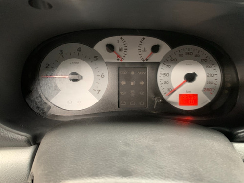 Renault Clio Autentique 1200cc 2010