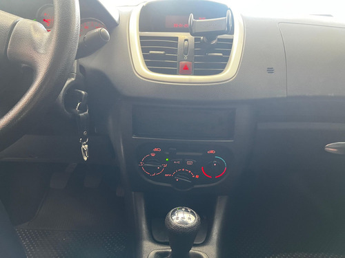 Peugeot 207 1.4 Xr Flex 5p