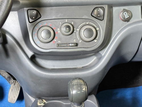 Fiat Uno 1.0 EVO VIVACE 8V FLEX 4P MANUAL