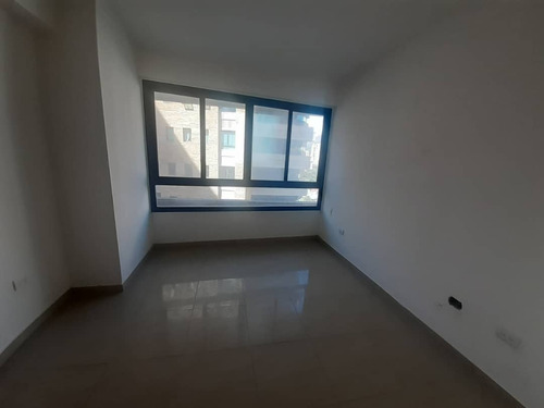 Vende Apartamento Urb. Valle Blanco, Res. Orión