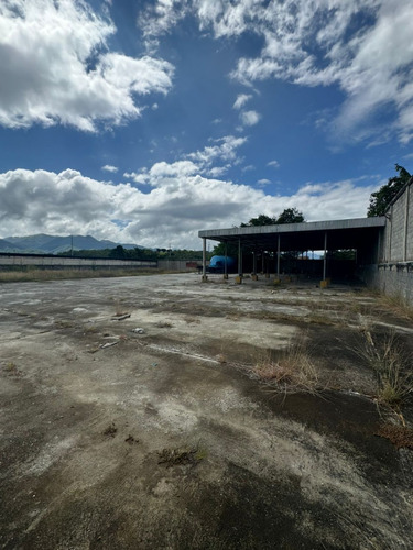 Terreno Para Galpón En Venta En Guatire  