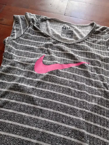Remera nike rayada hotsell