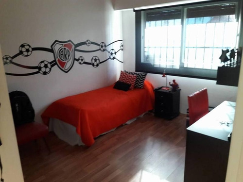 Chalet 4 Ambientes Con Cochera Doble