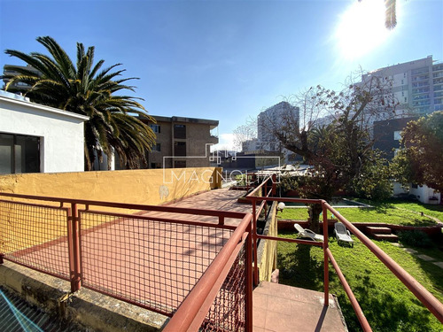Casa En Venta 4d, 3b, 3e, Piscina Y Gran Terreno En Ñuñoa.