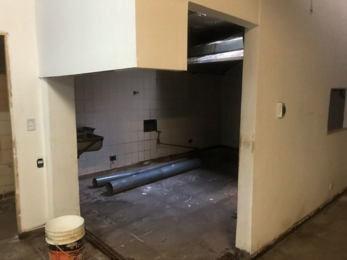 Imagen 3 de 6 de Venta Local Comercial Con Vivienda - Abasto-