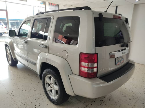Imagen 4 de 9 de Jeep Cherokee Sport