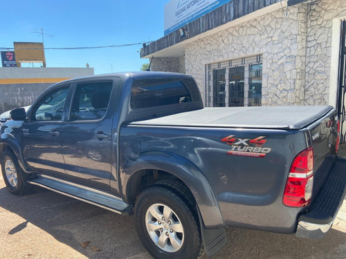 Toyota Hilux Srv 4x4 Automatica - Permuto Financio