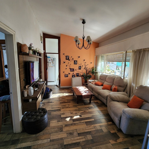 Imagen 10 de 21 de Venta Casa Malvin 4 Dormitorios (uno En Suite) Más 2 Baños Y Garaje Para 2 Autos.