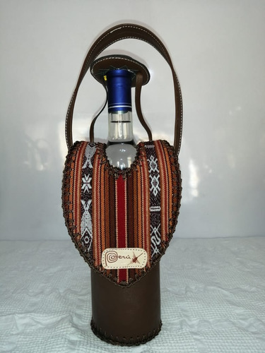 Imagen 2 de 7 de Cholito Porta Vinero De Cuero Tradicional