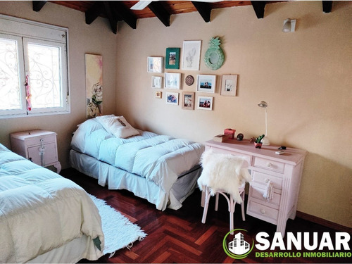 Imagen 7 de 11 de Vendo Casa 3 Dormitorios Con Depto En B°condor Alto, Va.