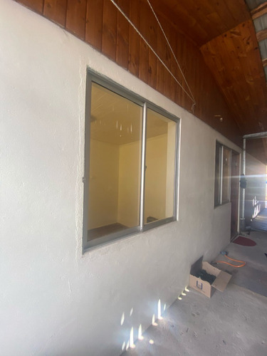 Casa Con Estacionamiento En Cauquenes, Maule