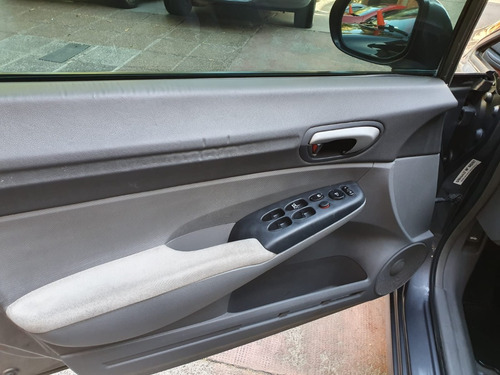 Imagen 4 de 15 de Honda Civic Lxs 1.8 2008