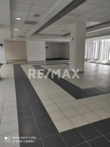 Edificio En Venta Satélite, Excelente Ubicación