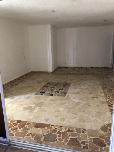 Imagen 4 de 6 de Local Comercial En Gazcue
