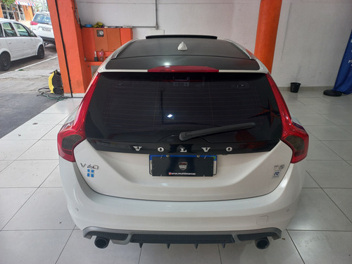 Volvo V60 2.0 T5 R-design Dynamic 5p