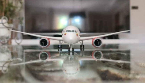 Avión Avianca Boeing 787-8 Escala 1:200 Daron Skymarks (Usado)