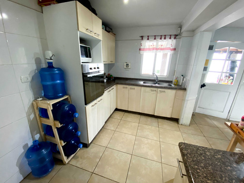 Encantadora Casa Con Piscina (73545)