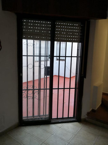 Imagen 5 de 16 de Dpto De Pasillo. Lamadrid 600. Dos Habitaciones Y Terraza. Alquiler