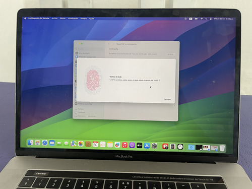 Macbook Pro Touch Bar 2018 15 PuLG 16gb Ram 512 Ssd Core I7 (Usado)