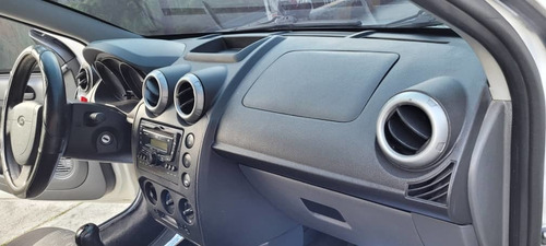 Imagen 10 de 12 de Ford Move Sedan