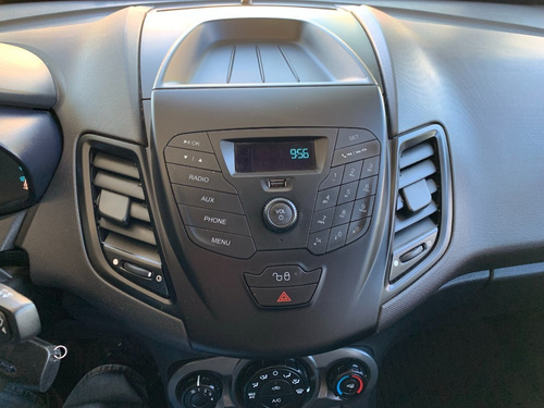 Imagem 10 de 11 de New Fiesta 1,5 Super Novo Só 58.000 Km
