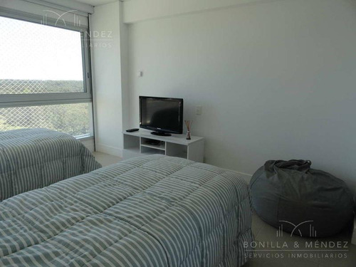 Departamento - Playa Brava, Le Parc, 2 Suites, Toilette Y Dependencia