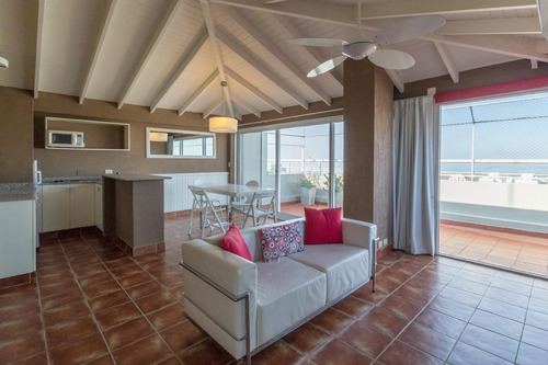 Imagen 16 de 23 de Excelente Triplex Pisos 17,18 Y 19 Con Terraza Propia, Vistas A La Ciudad Y Al Rio.