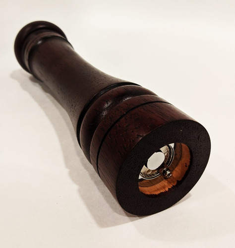 Imagen 3 de 4 de Molinillo Pimentero De Madera Oscura 26 Cm - Sheshu Home