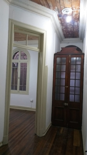 Casa Zenteno Con 10 De Julio. 58 M2. 2 Dormitorios, 1 Baño.