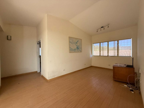 En Venta Casa En Guaparo Calle Cerrada En Valencia
