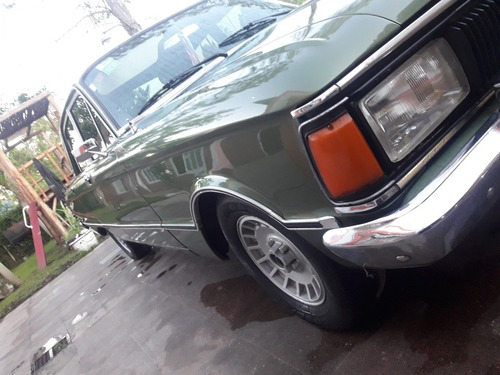 Ford Falcon Deluxe 188
