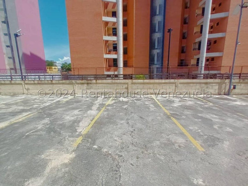 Marcos Gonzalez Alquila Bello Apartamento Zona Este Barquisimeto - Lara. #25-5104