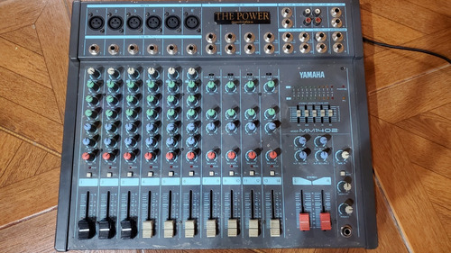 Consola Yamaha Mixer Mm1402