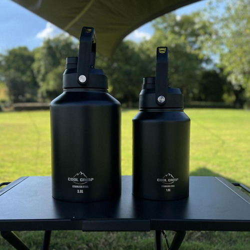 Botella De Agua Aislada De Un Galón, Jarra De Negro 3.8l
