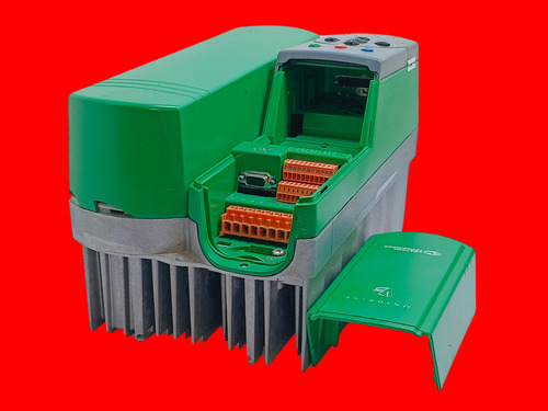 Uni2403 Drive Unidrive 15 Hp 24.3 Amp 11 Kw 380-480 Vac 3 Ph (Usado)