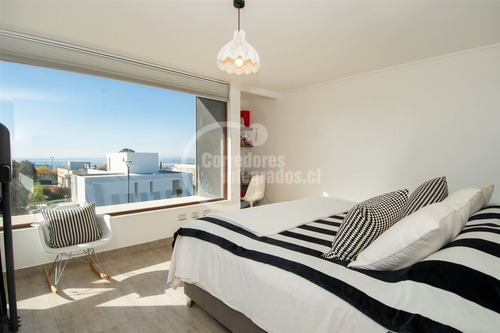 Casa En Venta En Exclusivo Condominio De Concón