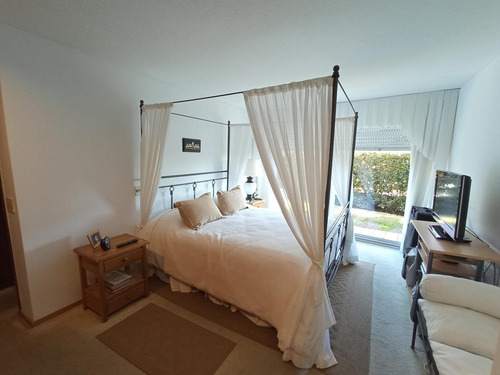 Imagen 16 de 30 de Venta Apartamento 3 Dormitorios En Suite Mas Dependencia Vista Al Mar Punta Del Este