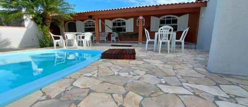 Casa Com Piscina Em Guaratuba, Litoral Paranaense.