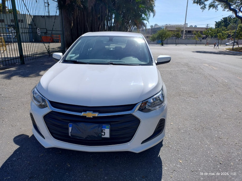 Chevrolet Onix plus 1.0 LT, 3 cilindros, 6 marchas aspirado.